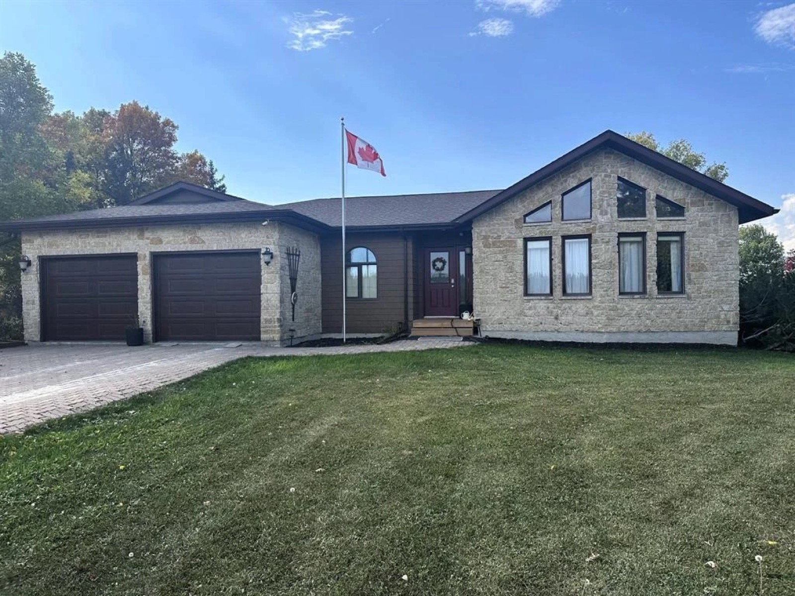 143156 20 Road E Riverton, front exterior