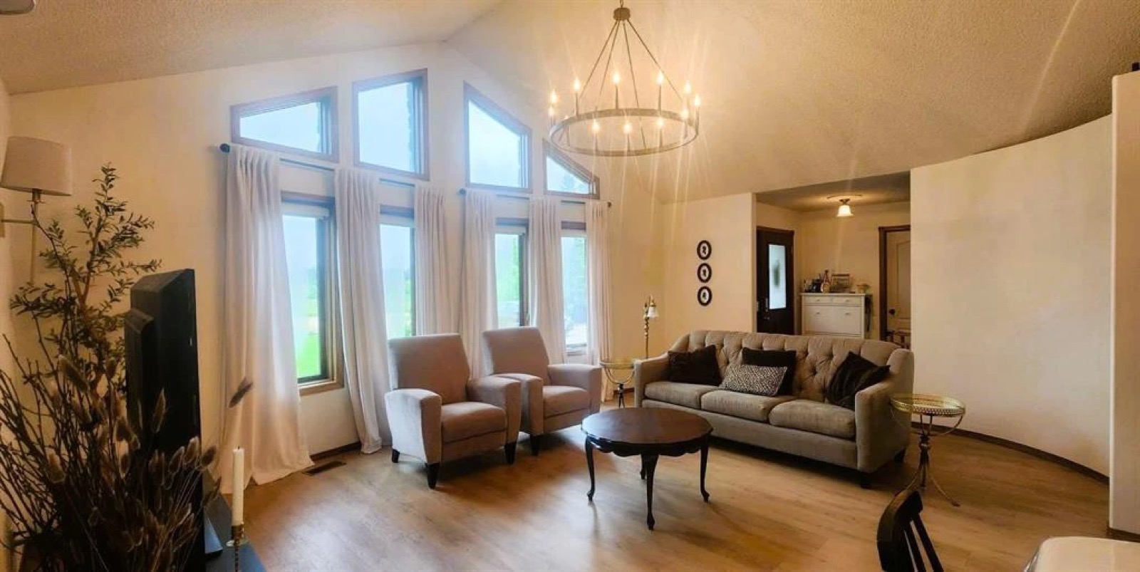 143156 20 Road E Riverton, vaulted living room