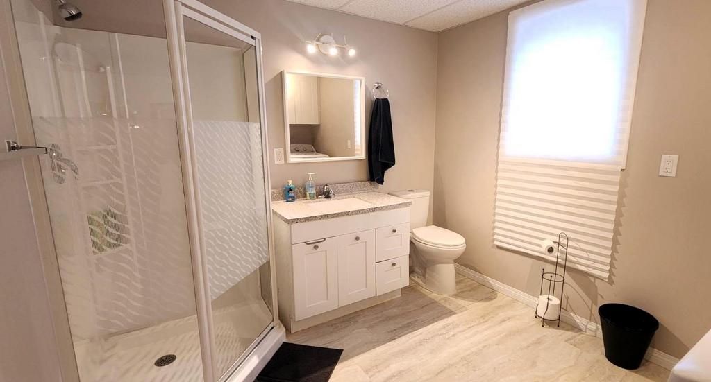 189 6th Street, Gimli &middot; main-floor bathroom with a walk-in shower