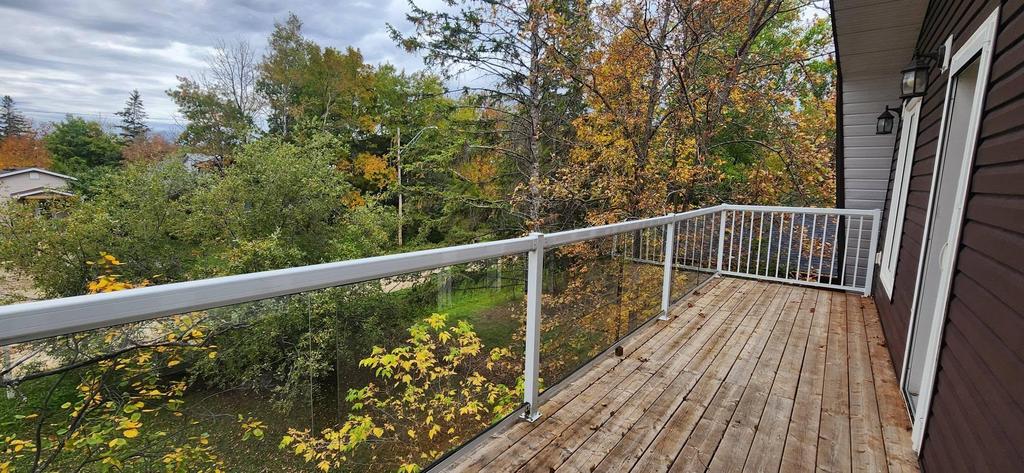 189 6th Street, Gimli &middot; the balcony view over the yard