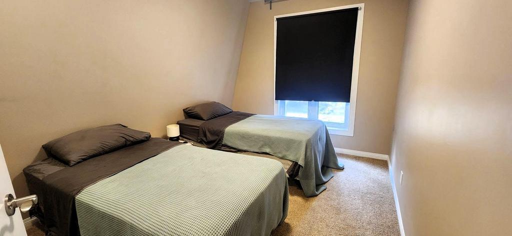189 6th Street, Gimli &middot; third bedroom