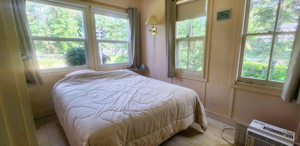 2 Maplewood Avenue, Whytewold · primary bedroom