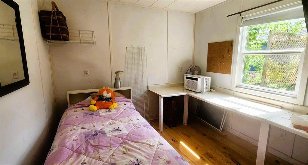 2 Maplewood Avenue, Whytewold · bunkhouse bedroom with desk