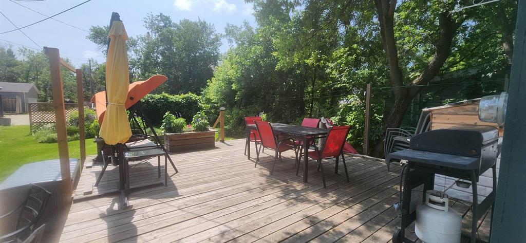 2 Maplewood Avenue, Whytewold · large back deck with dining space