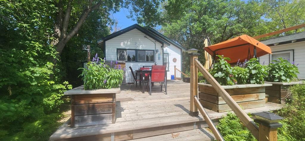 2 Maplewood Avenue, Whytewold · back deck looking to the cottage