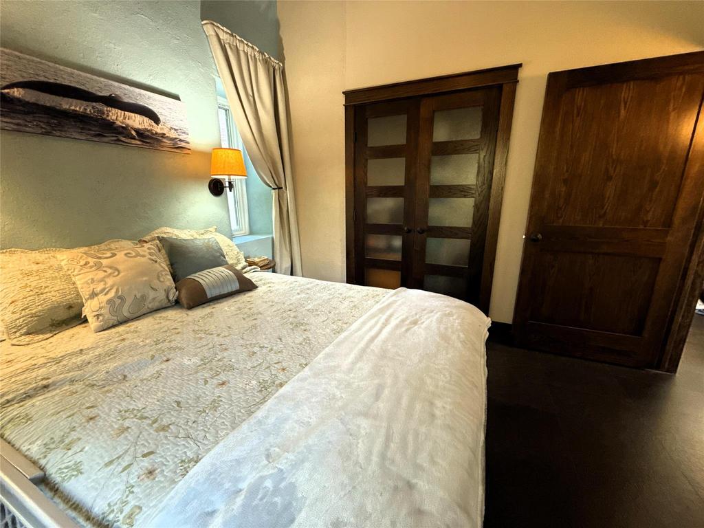 20053 Minerva Road &middot; the third bedroom looking toward the doors