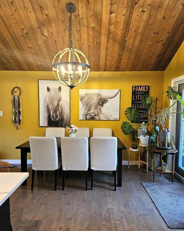 34 Nicklaus Drive, Sandy Hook · dining area and pendant light