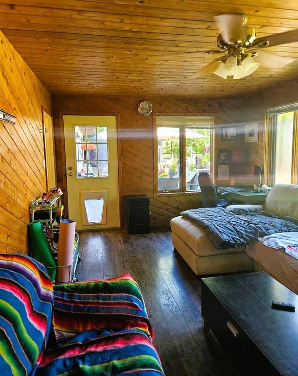 34 Nicklaus Drive, Sandy Hook · second living room with the door out to the deck