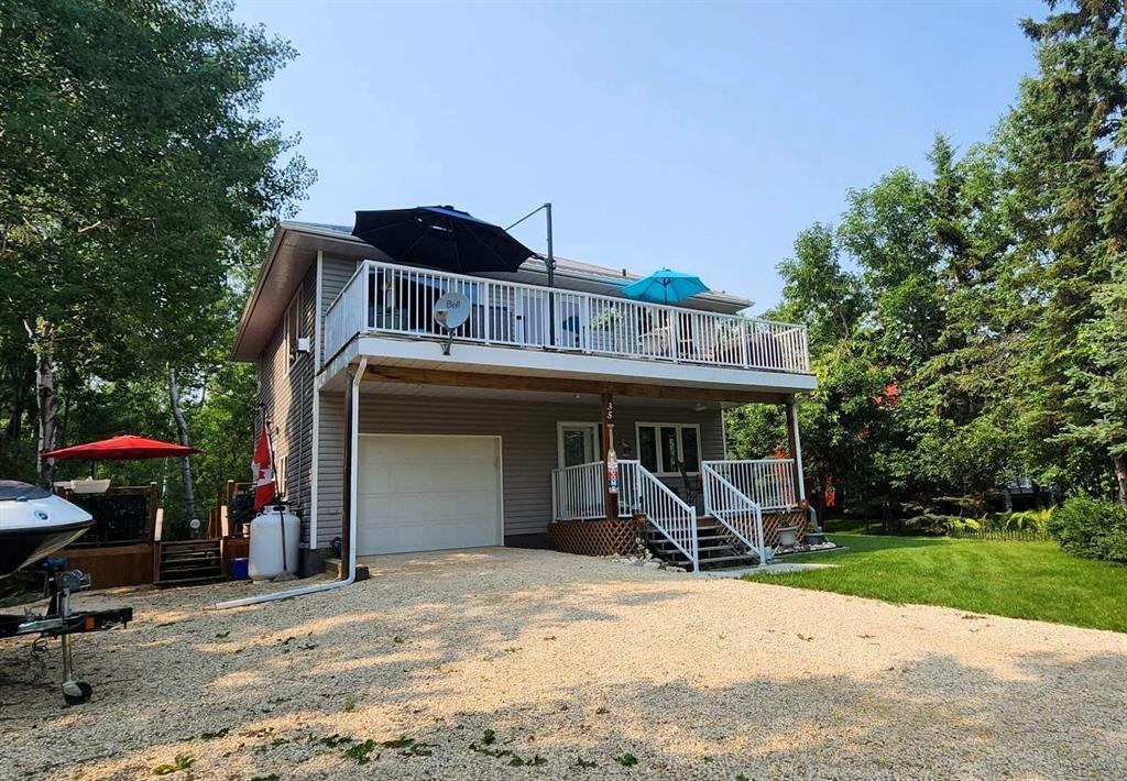 35 Thorvaldson Drive, Arnes · front elevation from the driveway