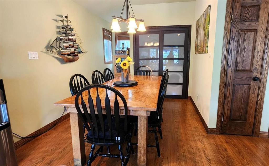 35 Thorvaldson Drive, Arnes · dining room, upper level