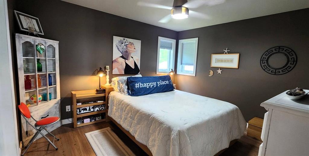 35 Thorvaldson Drive, Arnes · primary bedroom, main level
