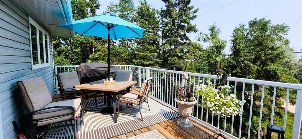 35 Thorvaldson Drive, Arnes · upper deck off the living room