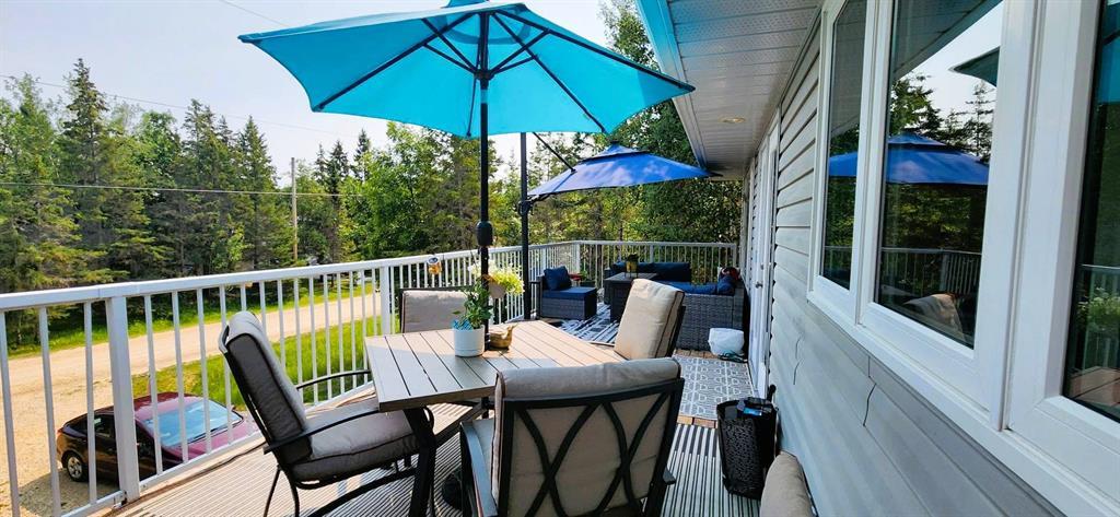 35 Thorvaldson Drive, Arnes · upper deck off the living room