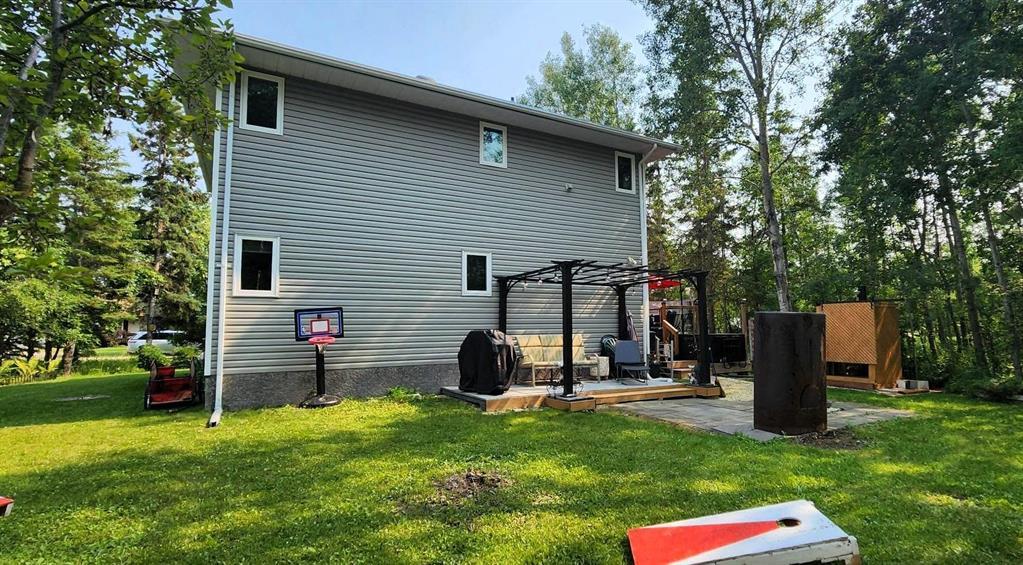 35 Thorvaldson Drive, Arnes · back side of the house