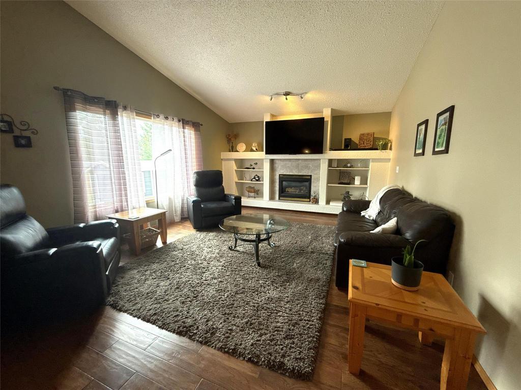 40 Forestgate Avenue, Linden Woods · living room from the other side showing the vaulted ceiling and windows