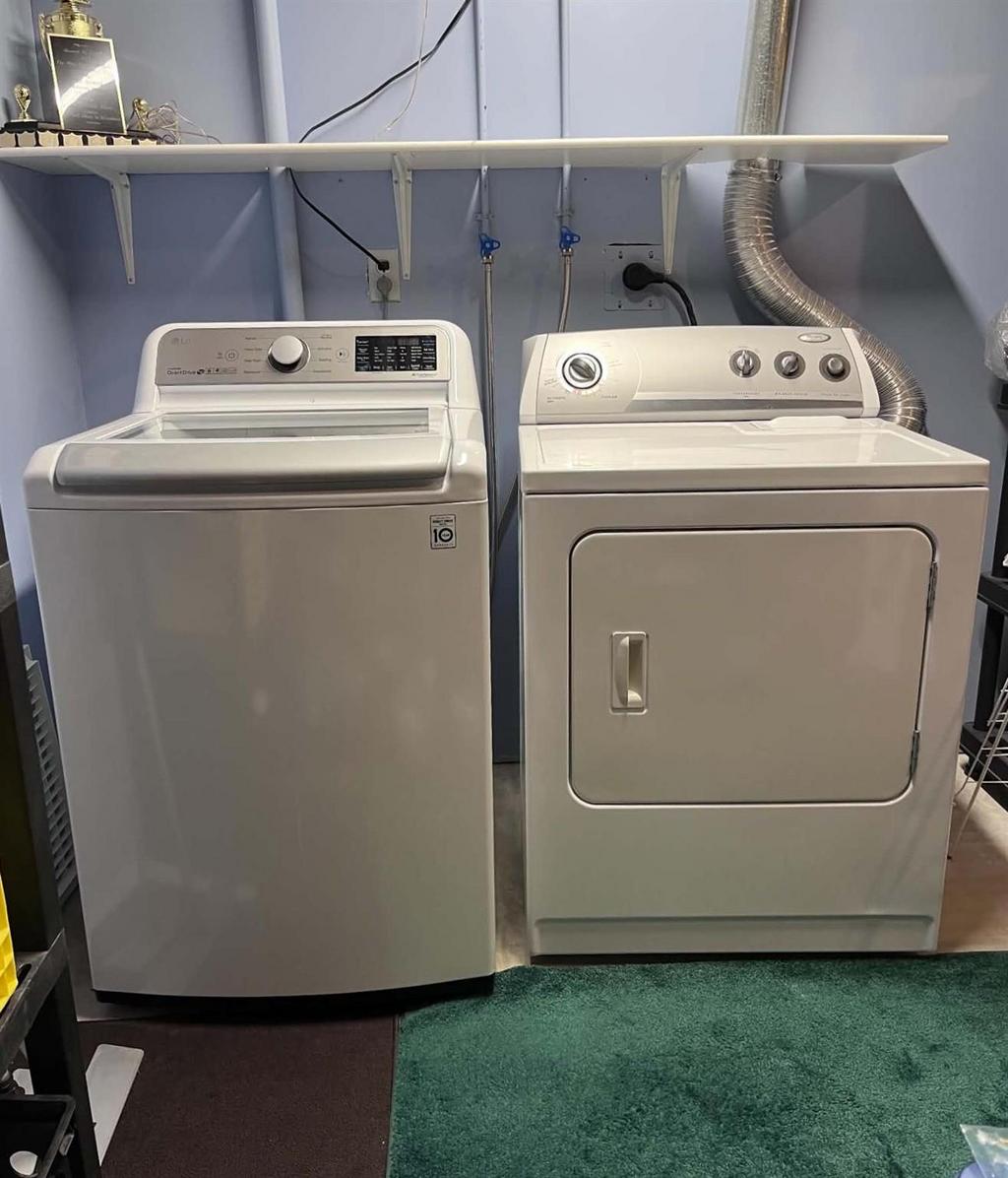 40 Forestgate Avenue, Linden Woods · laundry area with a washer and dryer