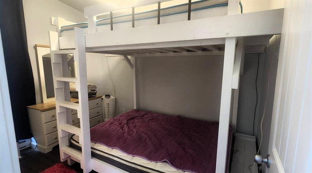 41 Little Deer Road &middot; third bedroom set up with a loft bunk bed
