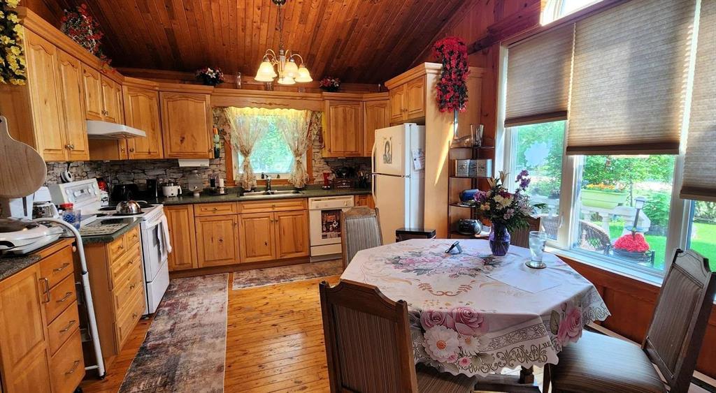 413 Pleiades Avenue, Winnipeg Beach — bedroom
