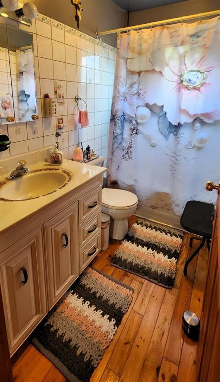 413 Pleiades Avenue, Winnipeg Beach — interior