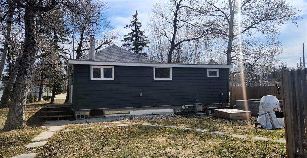 414 PTH 9 Highway, Winnipeg Beach &middot; the back of the house and the yard
