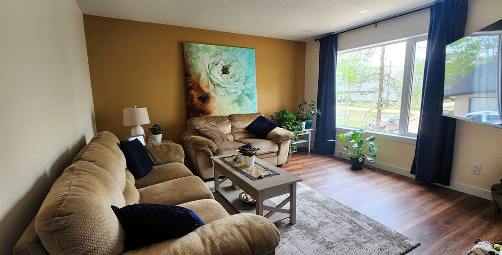 7 Surtsey Road, Sandy Hook · living room looking toward the front window