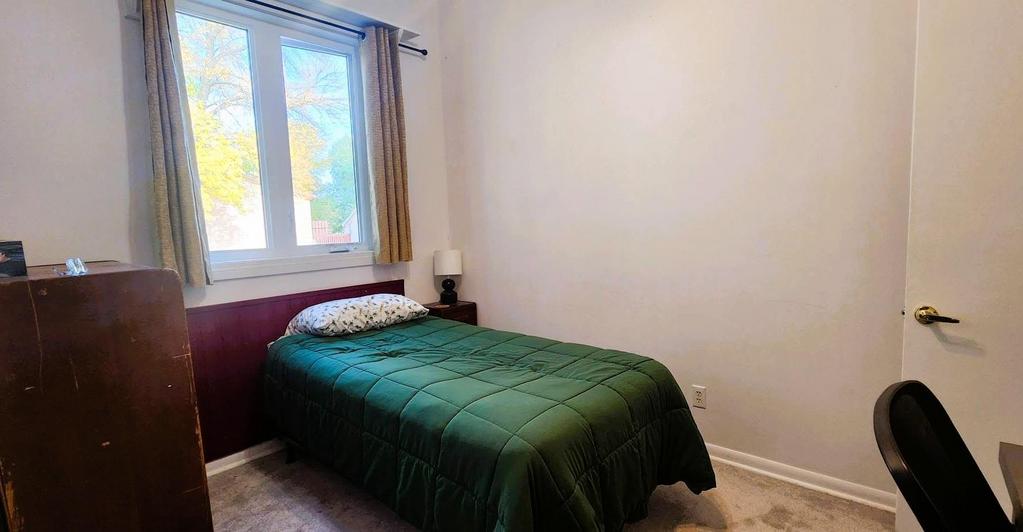82 Willow Drive, Aspen Park &middot; second bedroom with a single bed