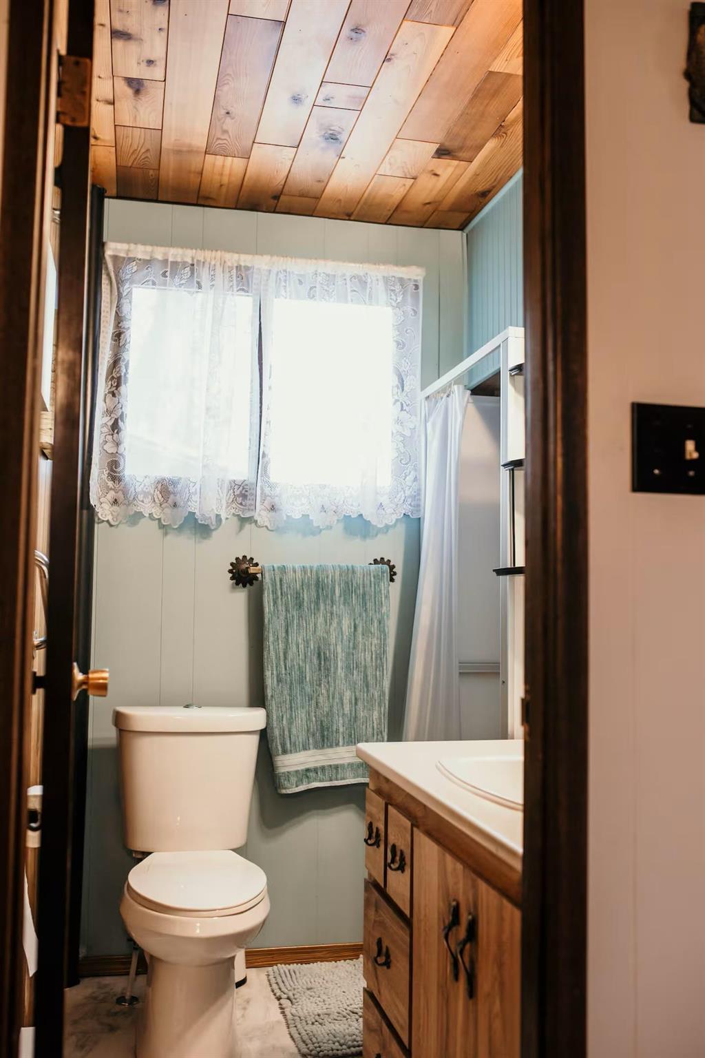 899 PTH 9 Highway, Winnipeg Beach &middot; bathroom with a toilet and vanity