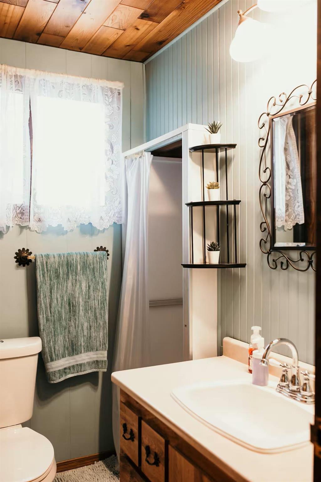 899 PTH 9 Highway, Winnipeg Beach &middot; bathroom vanity and wall shelving
